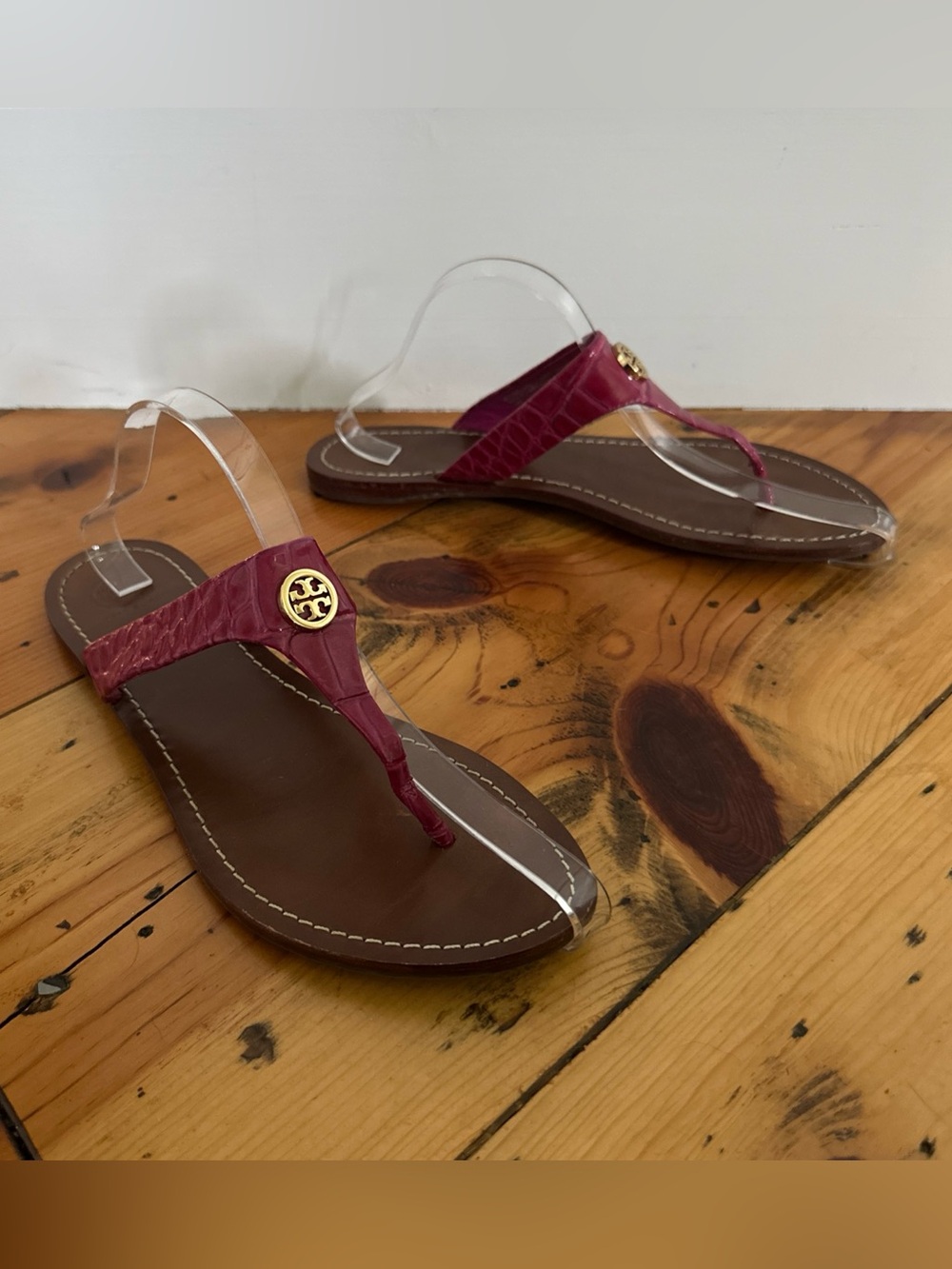 Tory Burch Women’s Size 10 Cameron Sandals Shoes Pink Patent Leather Flip Flops